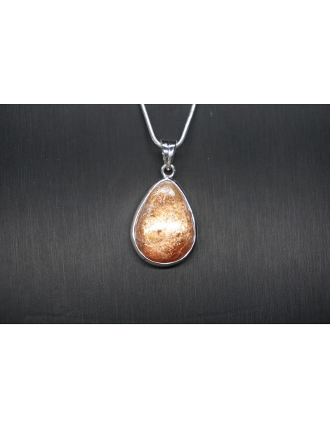 Sunstone pendant set in 925 silver