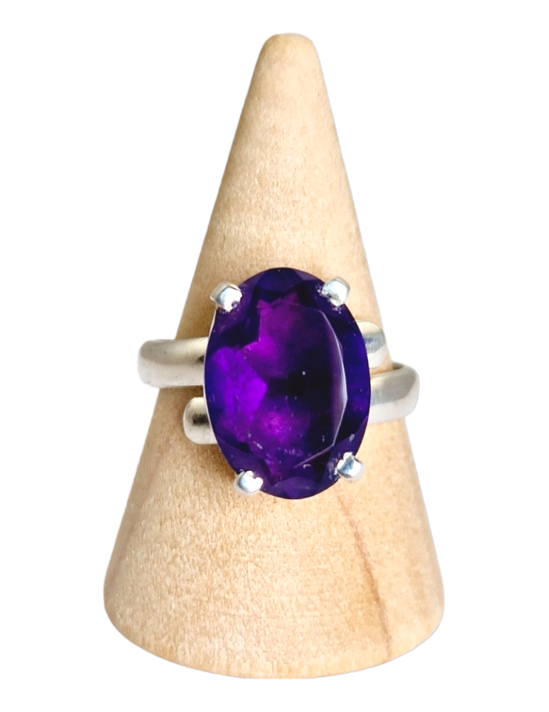 Faena Anello sfaccettato con castone a griffe in argento 925