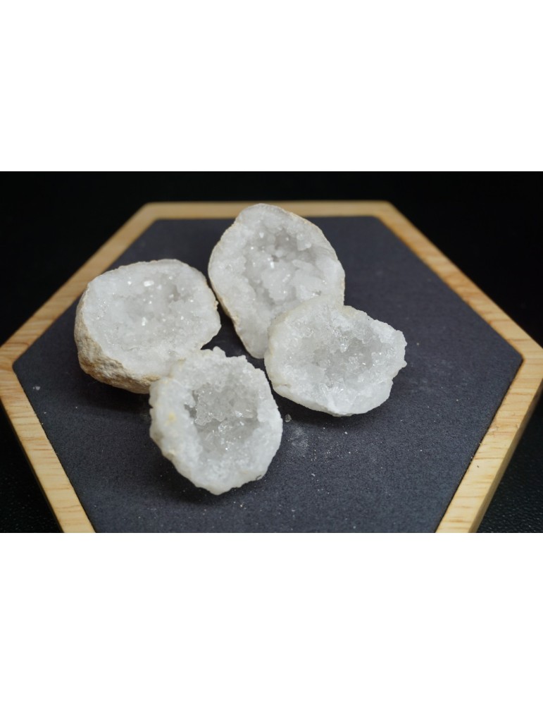 Geoda de cuarzo de aproximadamente 4 cm